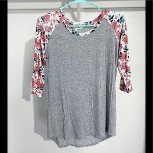 DownEast gray and floral baseball tee